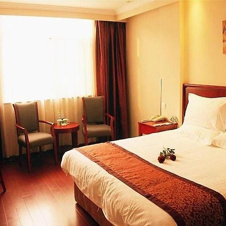 Greentree Inn Jiangsu Yancheng Dongtai Honglan Road Pedestrian Street Express Hotel 외부 사진