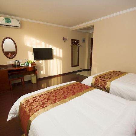 Greentree Inn Jiangsu Yancheng Dongtai Honglan Road Pedestrian Street Express Hotel 외부 사진